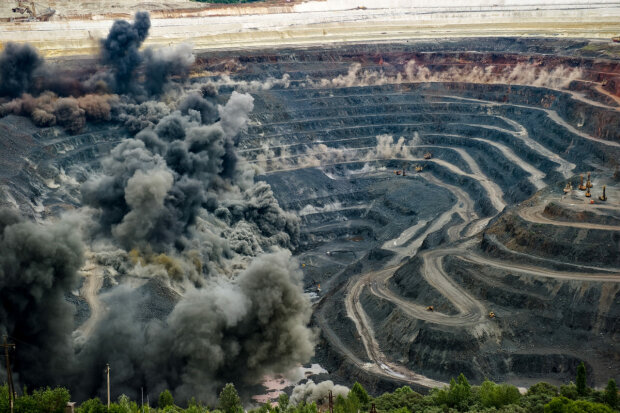 Європа має намір запровадити заборону на інвестиції в гірничодобувний сектор РФ