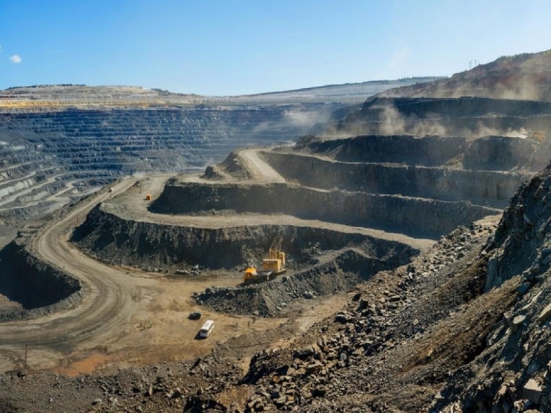 Цена на руду рухнула из-за ограничений на выплавку стали в Китае