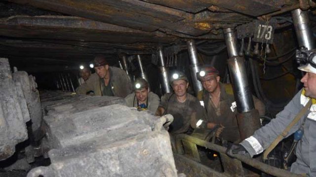 Кабинет министров выделил 300 млн грн на зарплату шахтерам