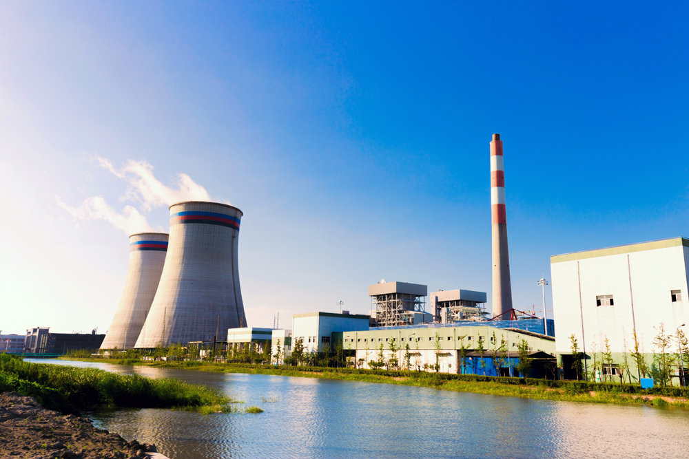 Німеччина відновлює роботу 16 електростанцій на вугіллі та нафті
