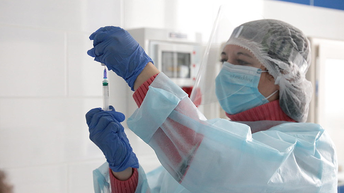 В Украине вновь более 3,6 тысячи случаев заболевших коронавирусом за сутки