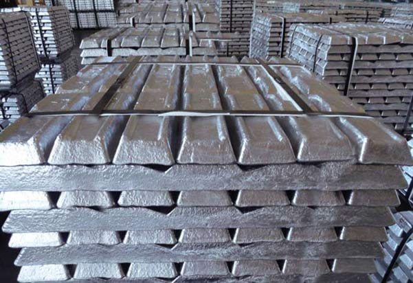 Производство алюминия в Китае упало на 3%