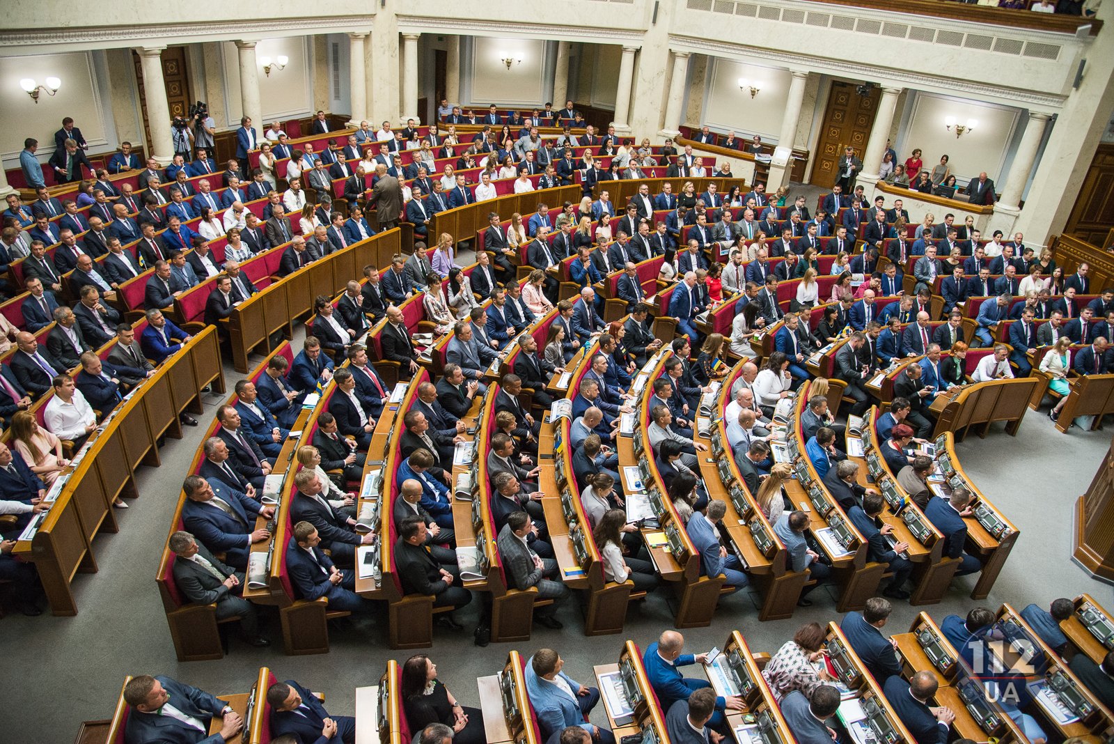 Верховная Рада ввела военное положение в Украине