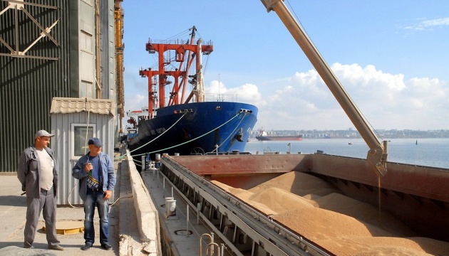 Порт Південний відправив на експорт перше судно з зерном