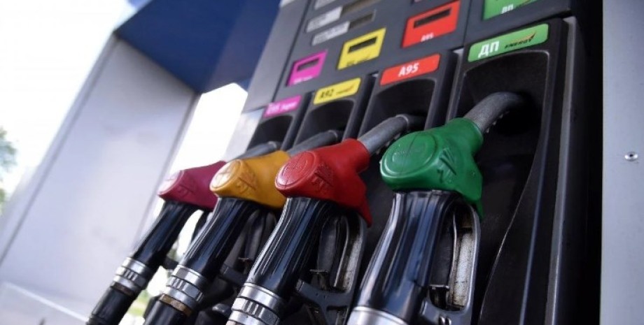 У мережах АЗС продовжується зростання цін на бензин та дизпаливо