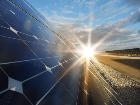 Німеччина передала сонячні панелі для енергосектору України