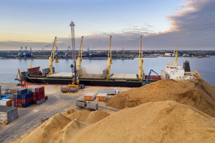 У вересні 99% водного експорту української агропродукції забезпечили дунайські порти