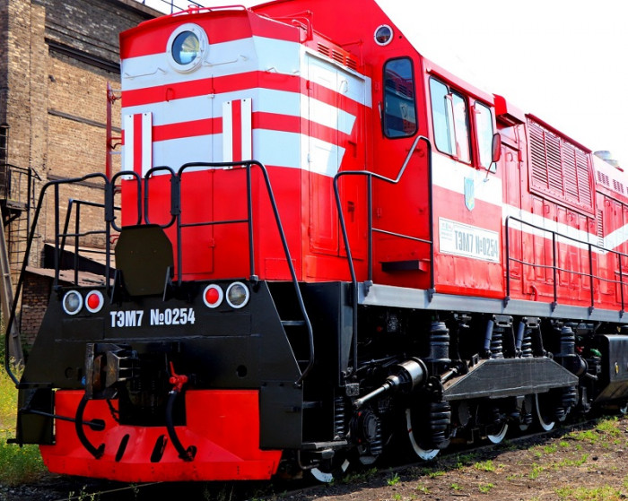 Каметсталь отримав три маневрових локомотиви з американськими двигунами