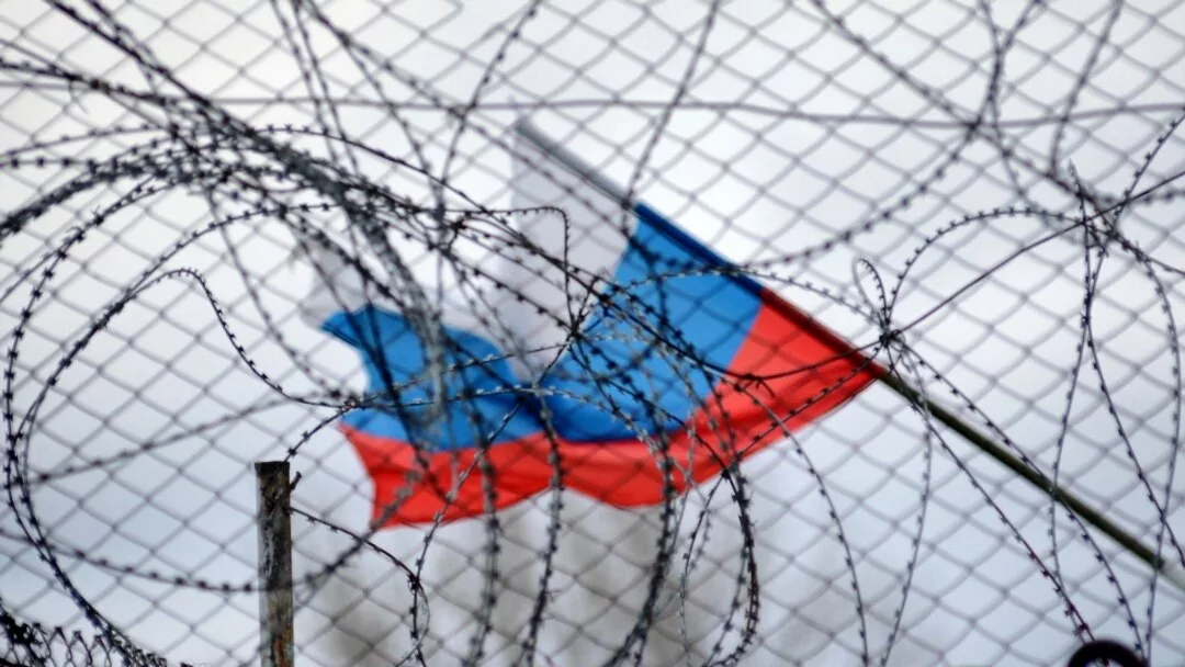 Санкційний зашморг для Росії: тисне, але не душить