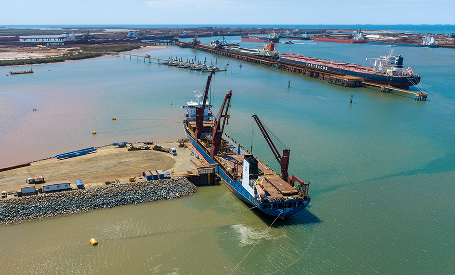Уряд Австралії інвестує 382 млн дол у розширення Порт-Хедленд