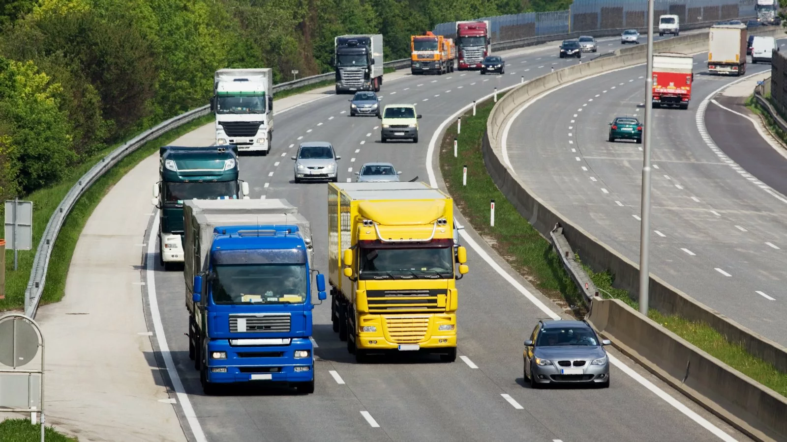Україна та Румунія погодили відкриття нового пункту пропуску вантажівок