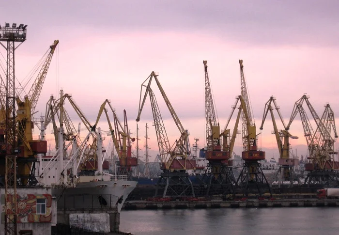 Ренійський порт оновив рекорд місячної перевалки вантажів
