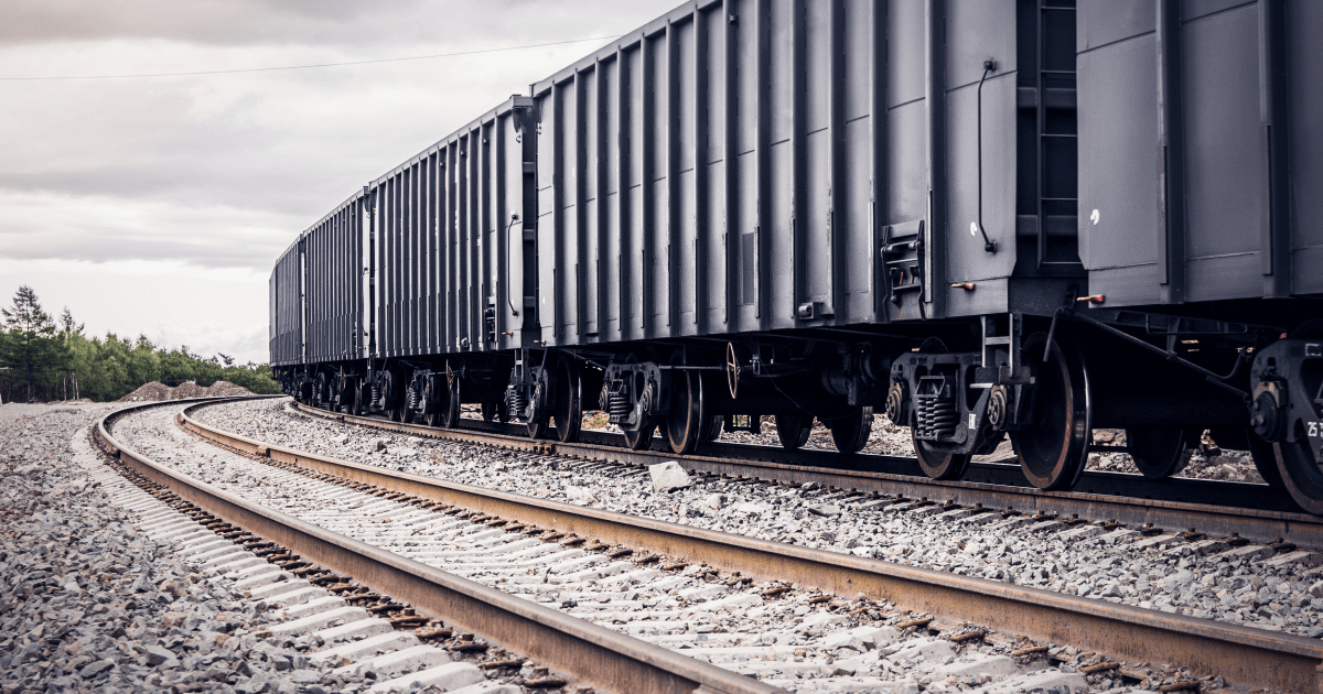 У червні Укрзалізниця збільшила перевезення вантажів майже на третину