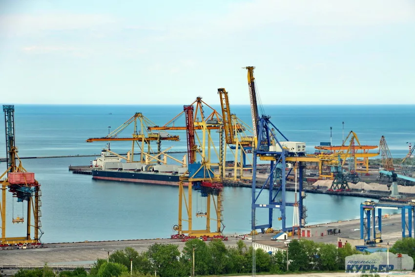 Порти України не приймають торгові судна через погрози росіян