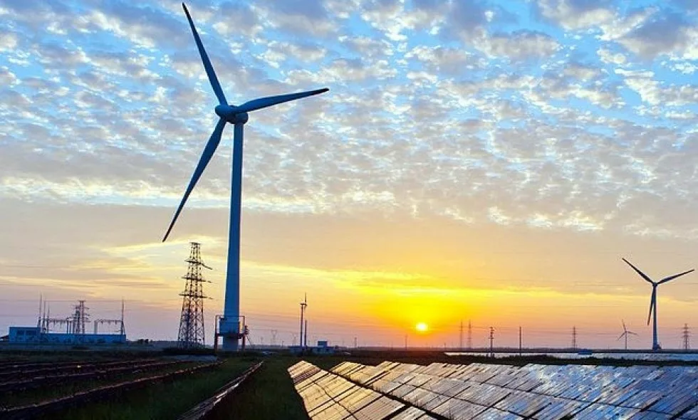 В сонячну та вітрову енергетику інвестували більше 500 млрд долл