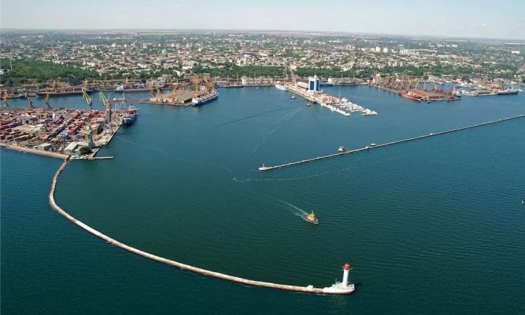 ВМС оголосили нові тимчасові коридори для торговельних суден, що йдуть до та з портів України