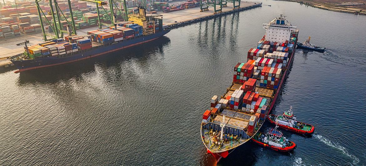 Попит на експорт української продукції морським шляхом поступово зростає