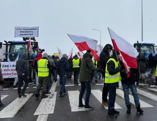Польські фермери погрожують блокувати кордон з Україною до квітня